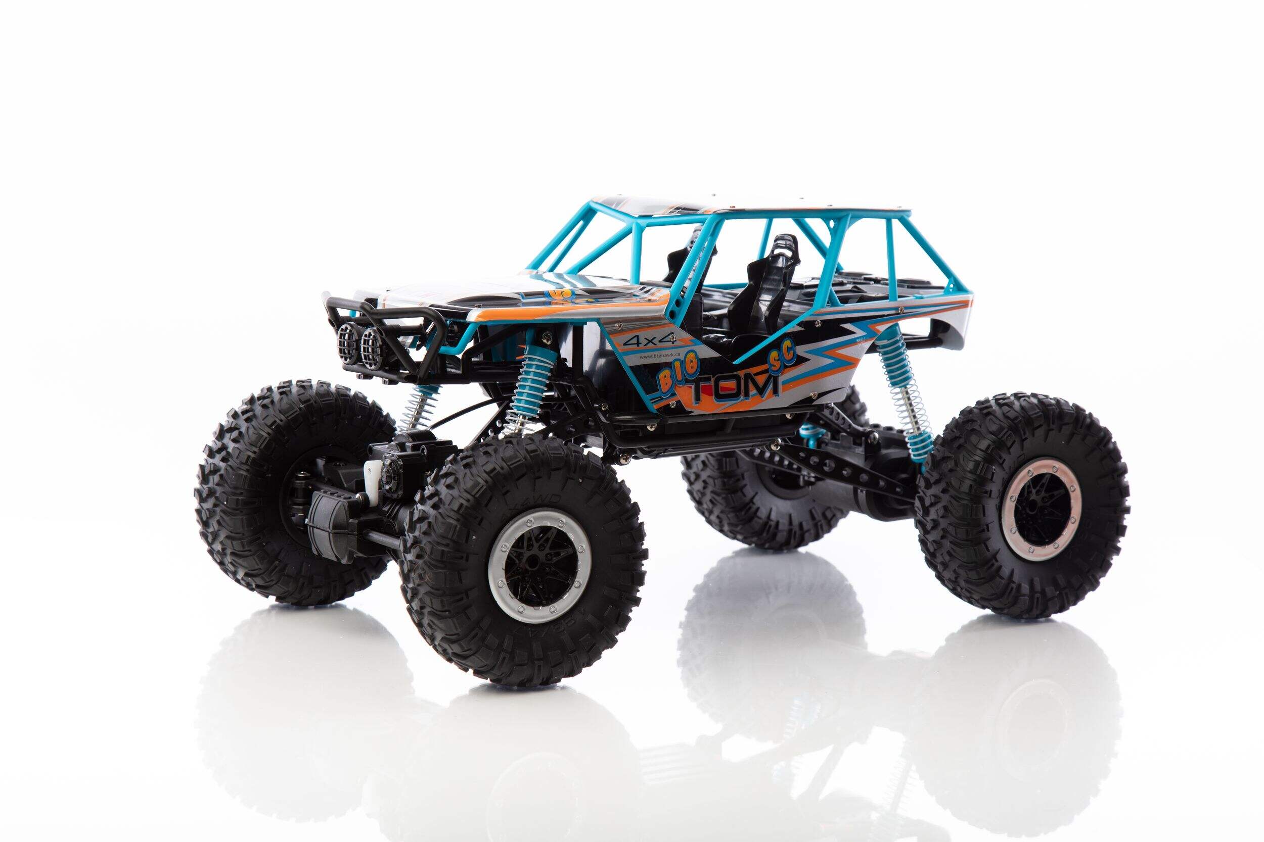 LiteHawk Big Tom Snow Cross Remote-Controlled Truck, Ages 6+ Front_Three_Fourths_Angled_Left