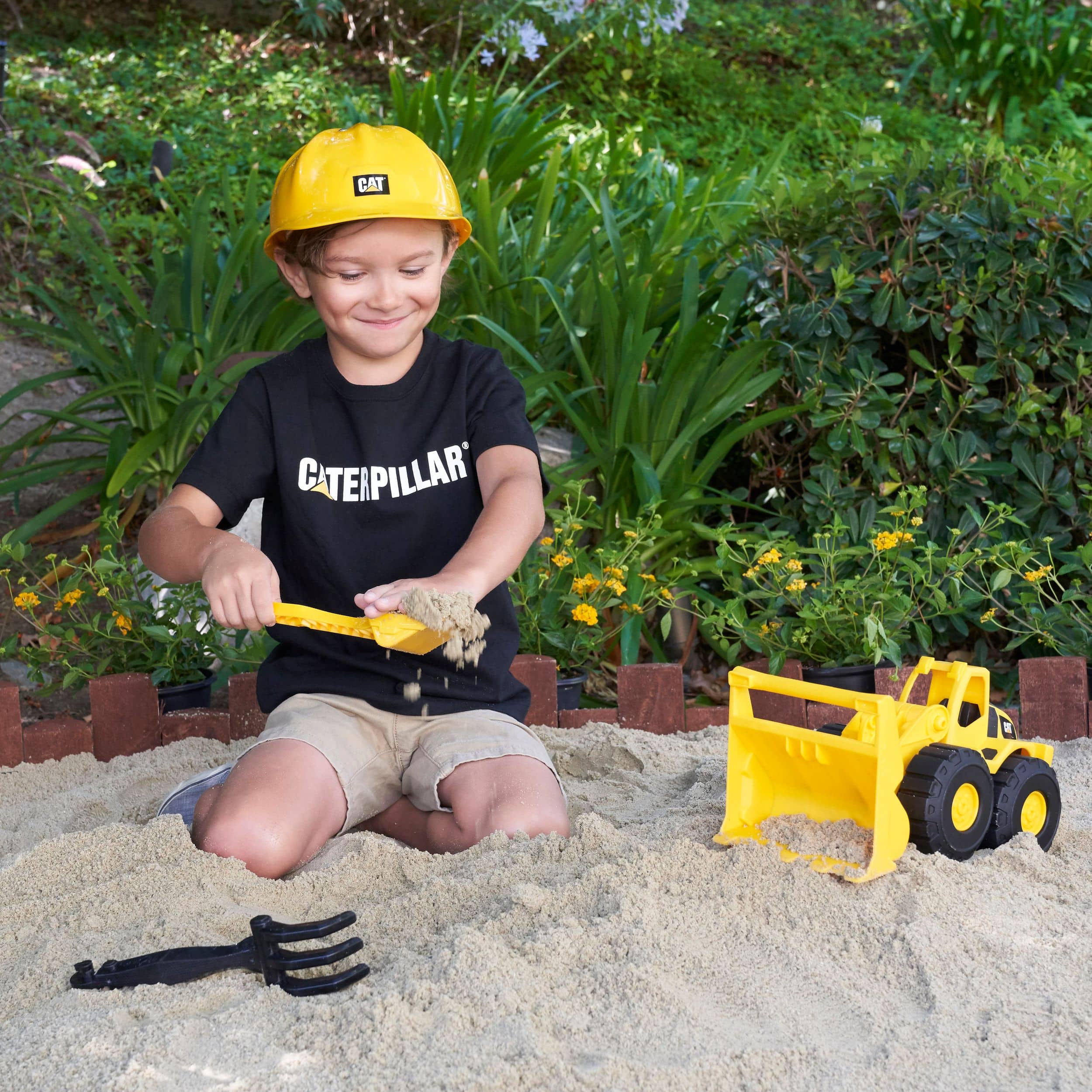 CAT Construction Fleet Sand Set, Perfect for Outdoor Play 