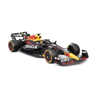 Maisto Formula One Racing 1:24 Die-Cast Metal Collectible Car Toy Vehicle with Figures, Ages 3+ Front_Angled_Right